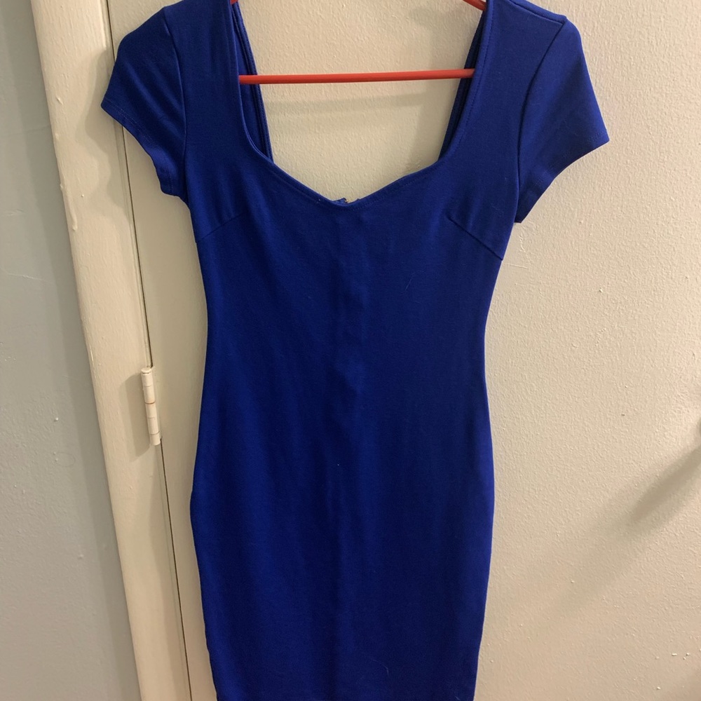 Royal blue size M from Windsor. Worn once for pageant